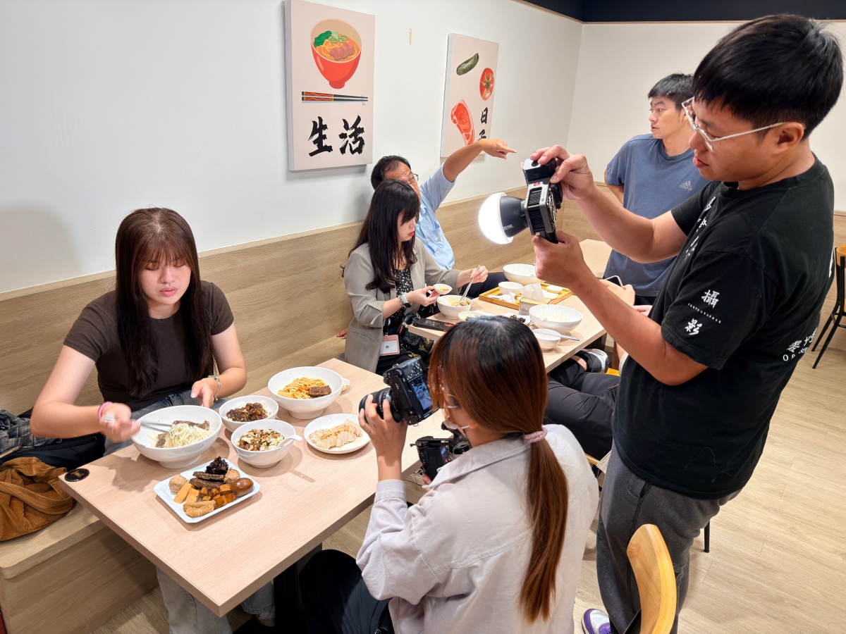 高雄美食|臺灣麵。雞飯|捷運美食|美麗島站|雞肉飯|牛肉麵 11 高雄美食|臺灣麵。雞飯|捷運美食|美麗島站|雞肉飯|牛肉麵