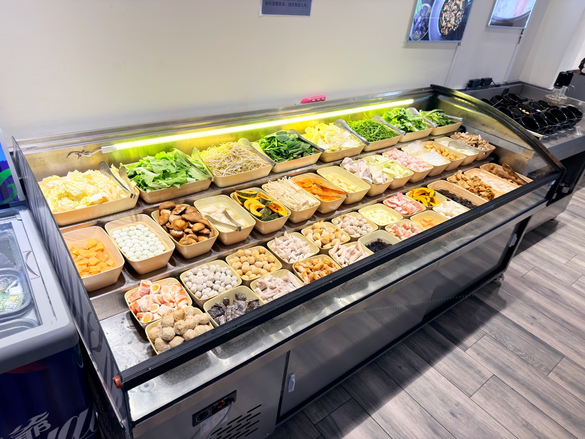 高雄潮虎老火鍋｜美術館商圈超人氣三湯底賓士鍋，全新升級吃到飽自助吧，肉控的天堂！