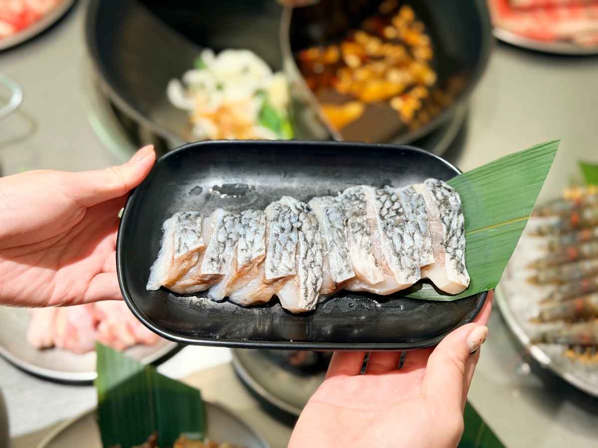 高雄潮虎老火鍋｜美術館商圈超人氣三湯底賓士鍋，全新升級吃到飽自助吧，肉控的天堂！