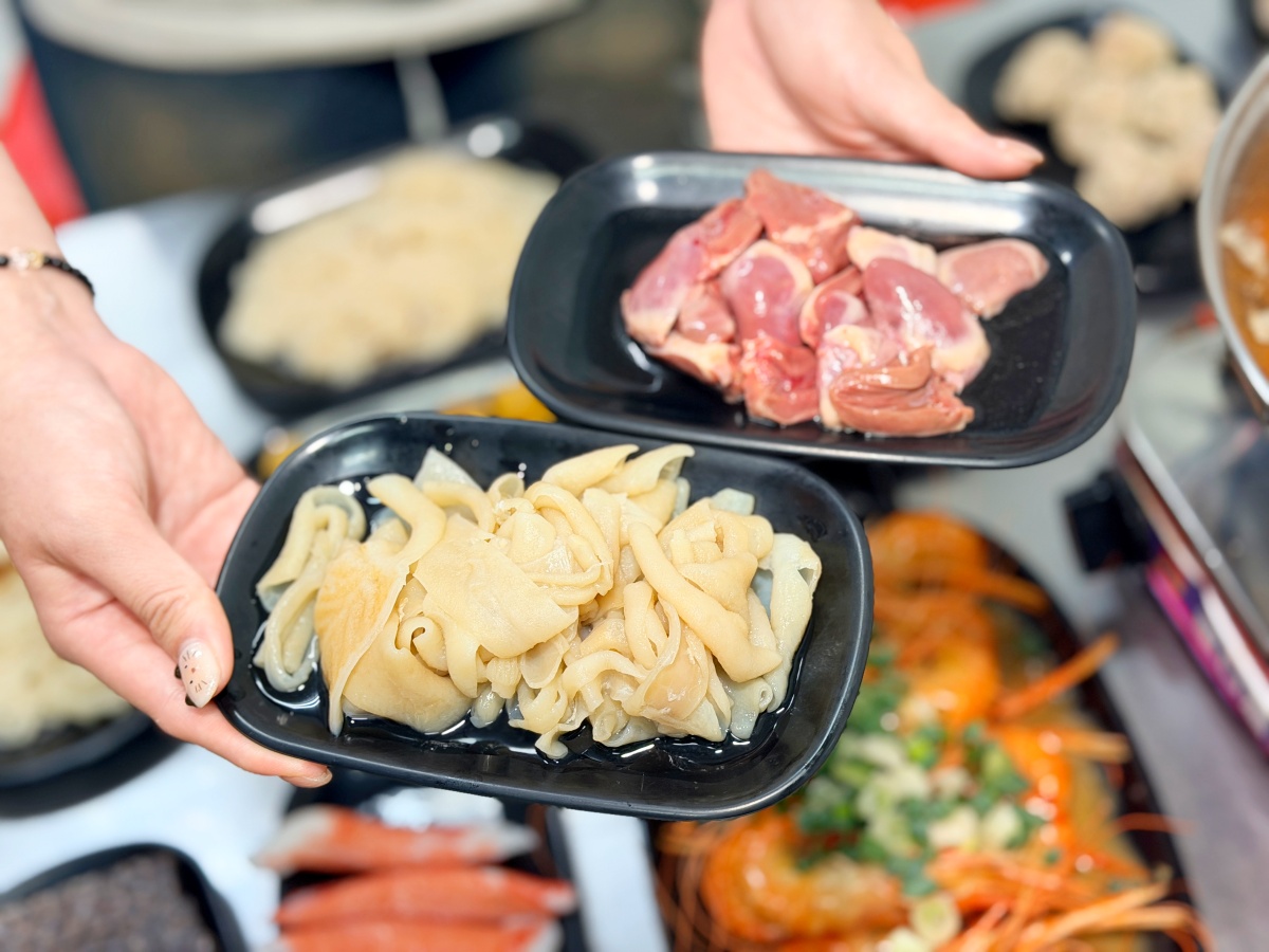 台南美食｜永康區王記薑母鴨：在地人默默在吃的一鍋，薑母蝦、檸檬蝦、胡椒蝦全都超強