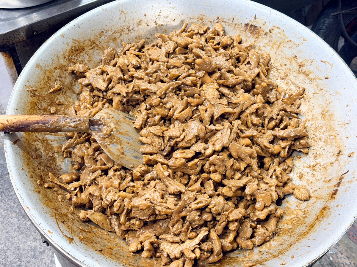 台南美食｜永康區王記薑母鴨：在地人默默在吃的一鍋，薑母蝦、檸檬蝦、胡椒蝦全都超強