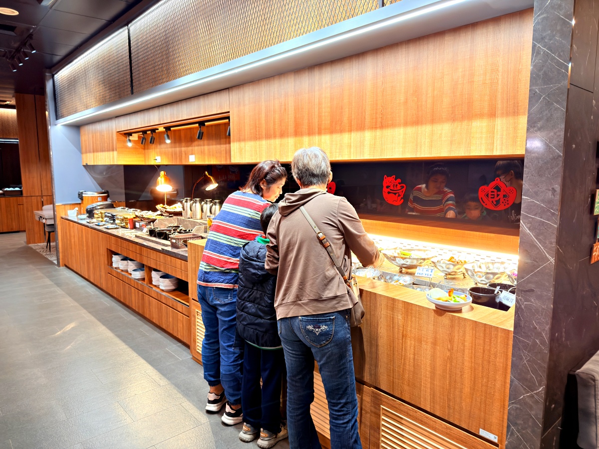 台南燒肉吃到飽推薦｜一底夯 499 元火鍋燒肉一次滿足，CP 值超高