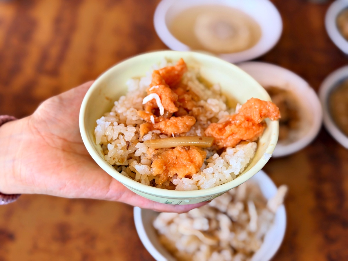 【雲林北港美食｜廟邊假魚肚】朝天宮旁的老味道，從吃不起魚肚到成為北港最經典的湯飯