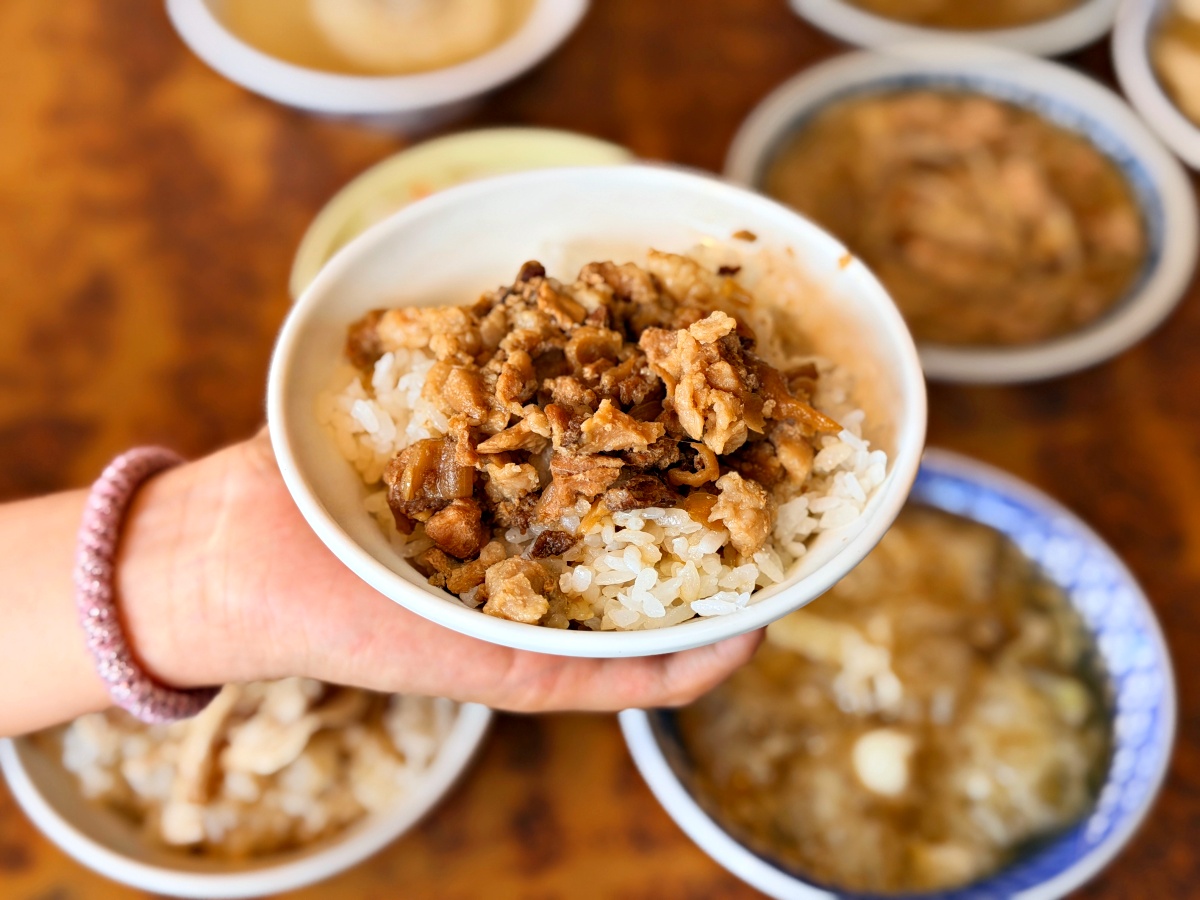 【雲林北港美食｜廟邊假魚肚】朝天宮旁的老味道，從吃不起魚肚到成為北港最經典的湯飯