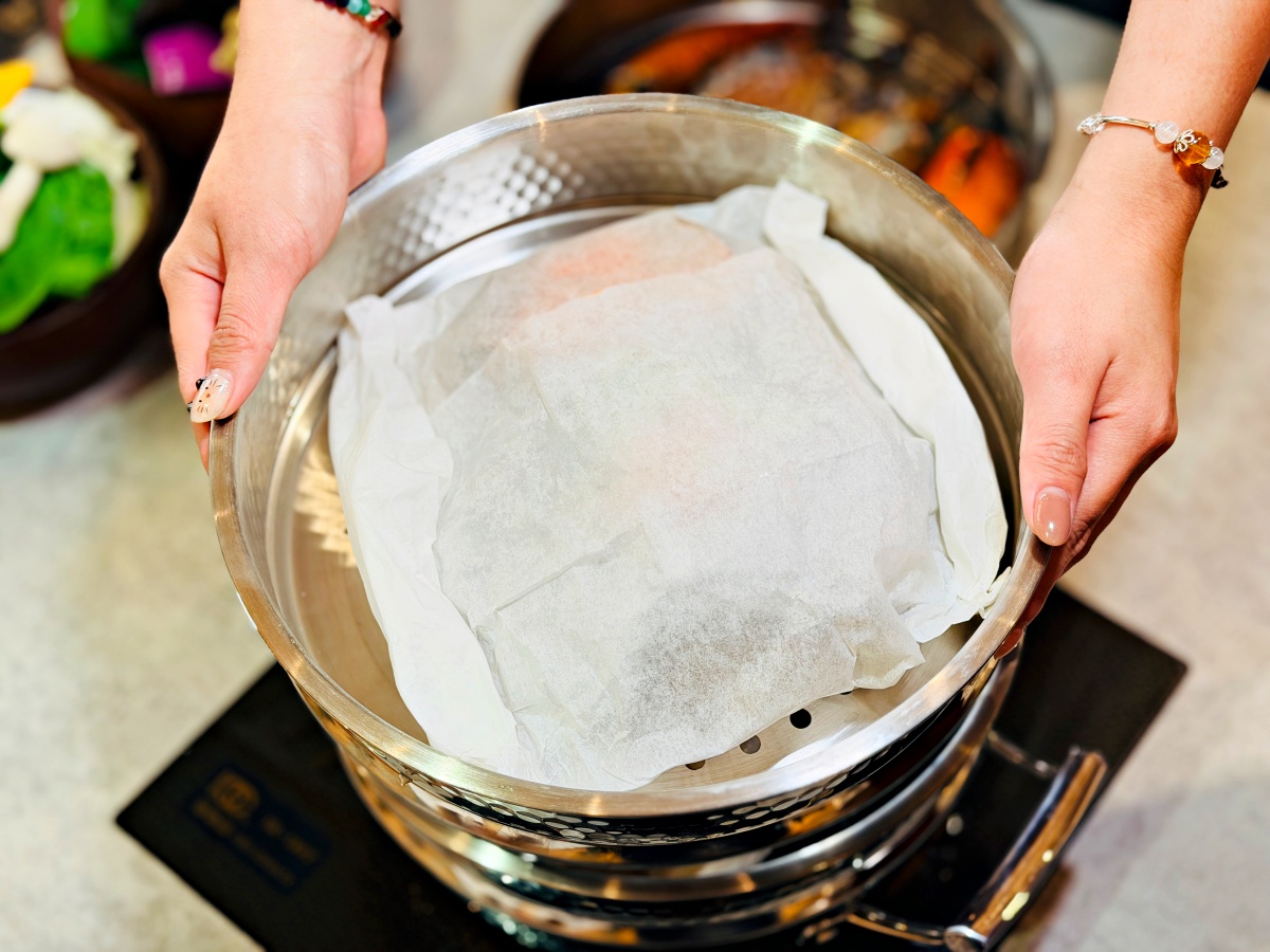 【台南花花世界鍋物 東區總店】活體海鮮 × 蒸海鮮籠 × 紅蟳米糕,台南最有儀式感的火鍋就在這 13 【台南花花世界鍋物 東區總店】活體海鮮 × 蒸海鮮籠 × 紅蟳米糕,台南最有儀式感的火鍋就在這