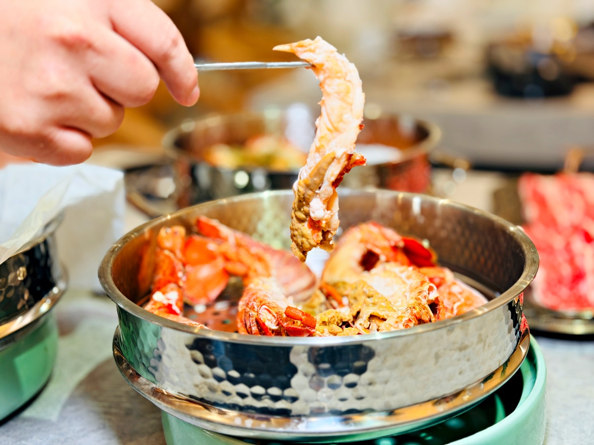 【台南花花世界鍋物 東區總店】活體海鮮 × 蒸海鮮籠 × 紅蟳米糕,台南最有儀式感的火鍋就在這 8 【台南花花世界鍋物 東區總店】活體海鮮 × 蒸海鮮籠 × 紅蟳米糕,台南最有儀式感的火鍋就在這