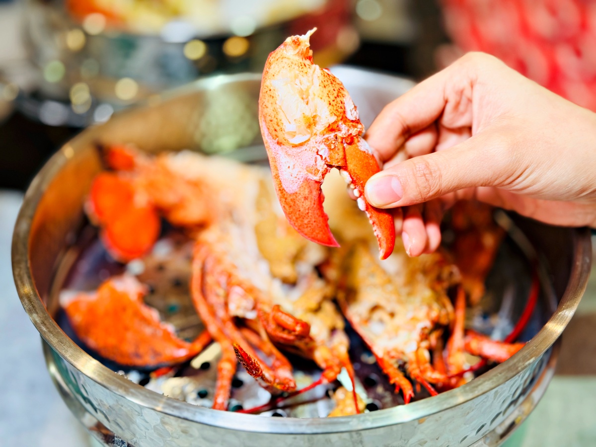 【台南花花世界鍋物 東區總店】活體海鮮 × 蒸海鮮籠 × 紅蟳米糕,台南最有儀式感的火鍋就在這 10 【台南花花世界鍋物 東區總店】活體海鮮 × 蒸海鮮籠 × 紅蟳米糕,台南最有儀式感的火鍋就在這