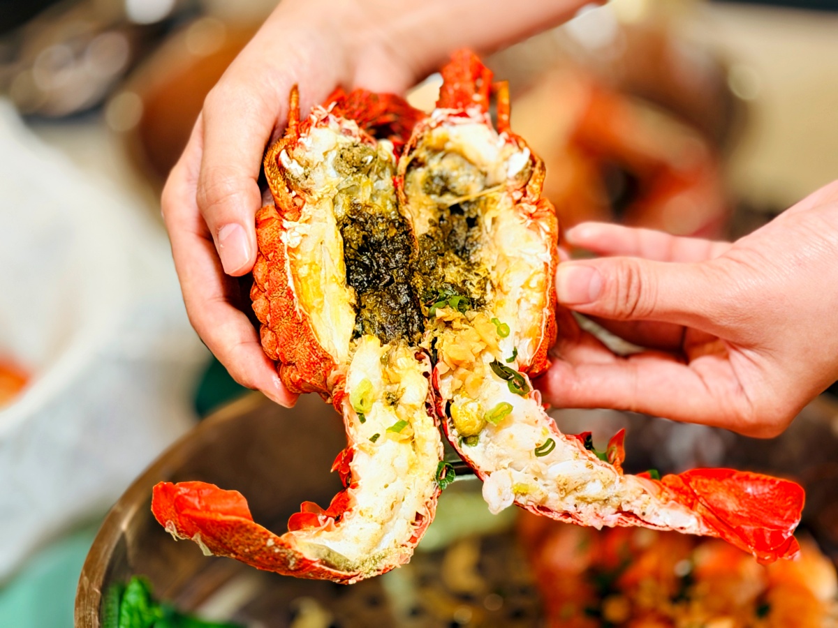 【台南花花世界鍋物 東區總店】活體海鮮 × 蒸海鮮籠 × 紅蟳米糕,台南最有儀式感的火鍋就在這 9 【台南花花世界鍋物 東區總店】活體海鮮 × 蒸海鮮籠 × 紅蟳米糕,台南最有儀式感的火鍋就在這