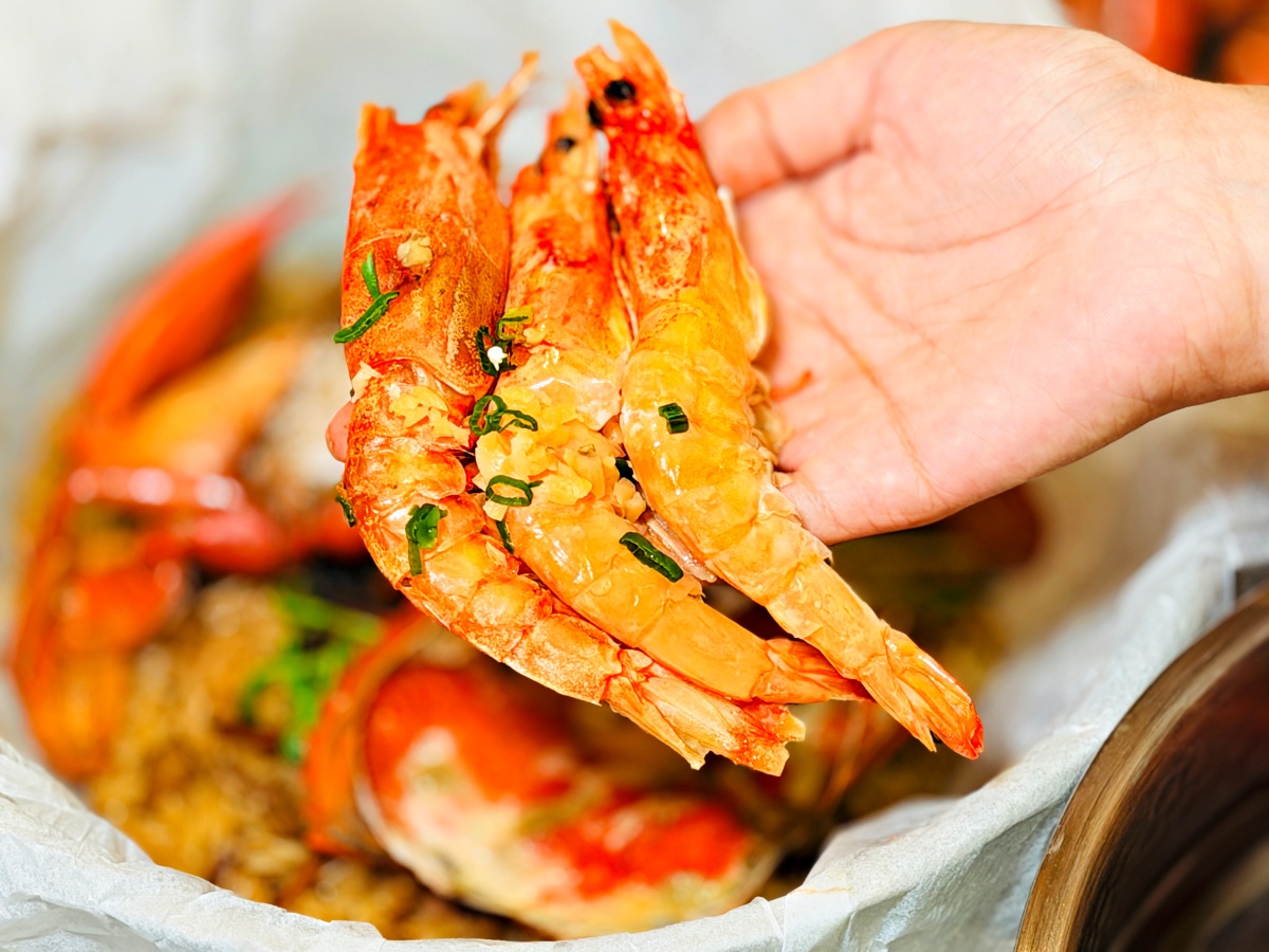 【台南花花世界鍋物 東區總店】活體海鮮 × 蒸海鮮籠 × 紅蟳米糕,台南最有儀式感的火鍋就在這 12 【台南花花世界鍋物 東區總店】活體海鮮 × 蒸海鮮籠 × 紅蟳米糕,台南最有儀式感的火鍋就在這