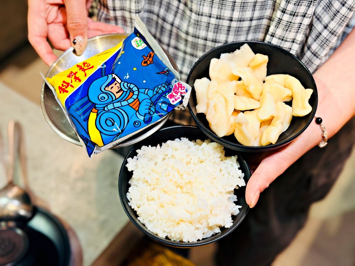 【台南花花世界鍋物 東區總店】活體海鮮 × 蒸海鮮籠 × 紅蟳米糕,台南最有儀式感的火鍋就在這 6 【台南花花世界鍋物 東區總店】活體海鮮 × 蒸海鮮籠 × 紅蟳米糕,台南最有儀式感的火鍋就在這