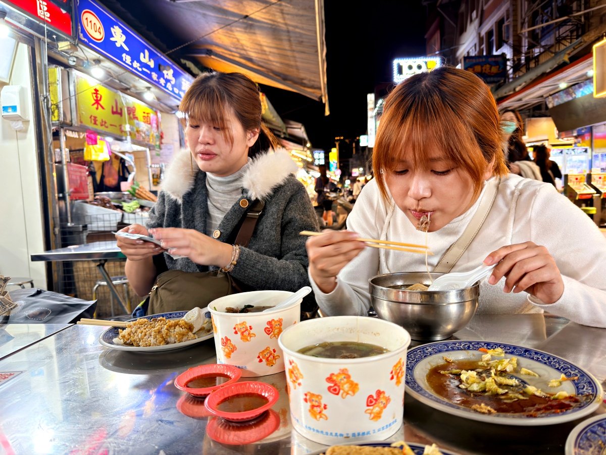 社群小編到底在幹嘛?坐在店裡喝一杯咖啡,我講給你聽|台南社群經營|在地品牌 SEO 2 社群小編到底在幹嘛?坐在店裡喝一杯咖啡,我講給你聽|台南社群經營|在地品牌 SEO