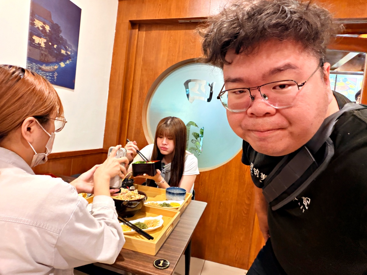 社群小編到底在幹嘛?坐在店裡喝一杯咖啡,我講給你聽|台南社群經營|在地品牌 SEO 7 社群小編到底在幹嘛?坐在店裡喝一杯咖啡,我講給你聽|台南社群經營|在地品牌 SEO