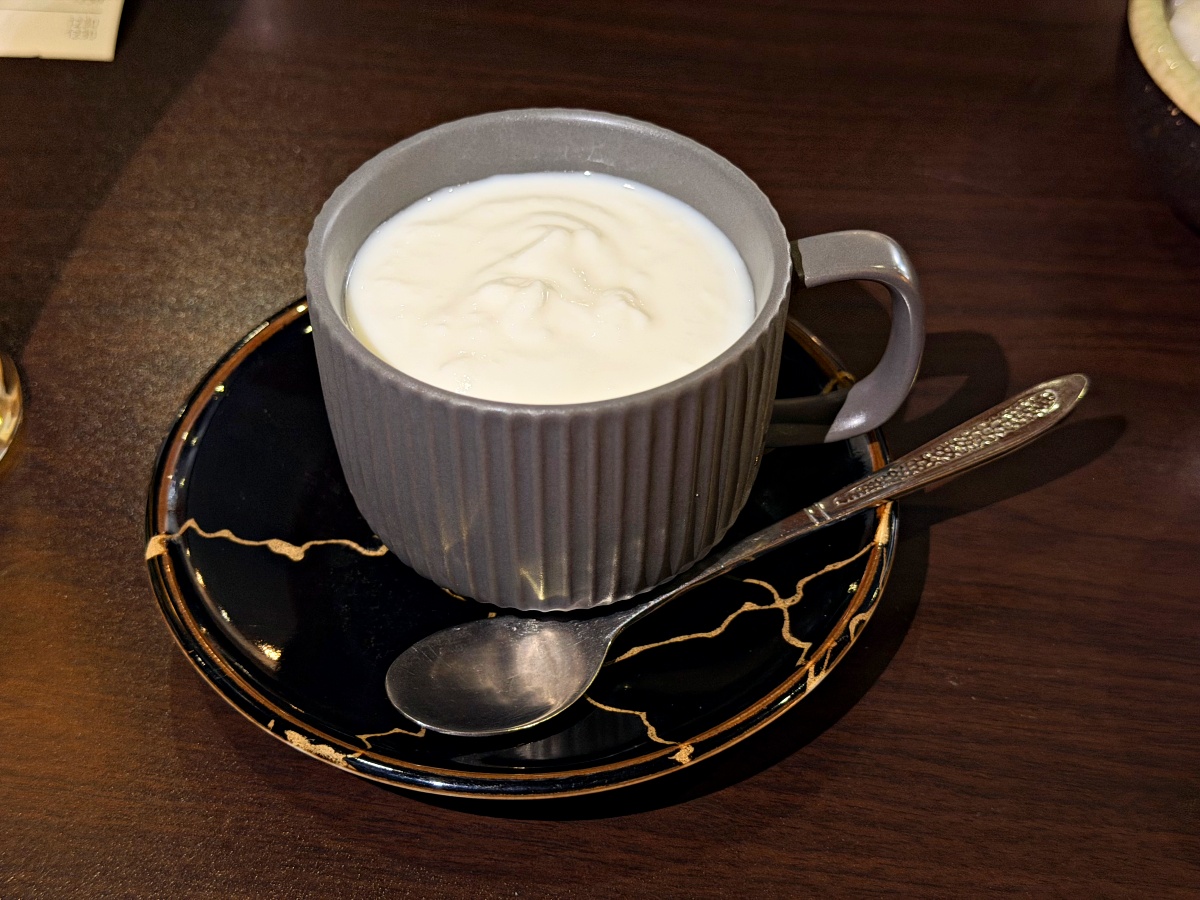 暫停。慢食｜咖哩、丼飯與定食為主的完整美食開箱