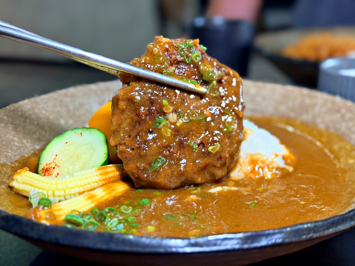 暫停。慢食｜咖哩、丼飯與定食為主的完整美食開箱