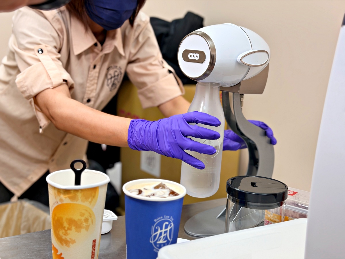 【台南新營】鮮嵐茶：全台南唯一！隱身巷弄的職人系手搖，冬季限定草莓與三喝焦燒布蕾的視覺饗宴