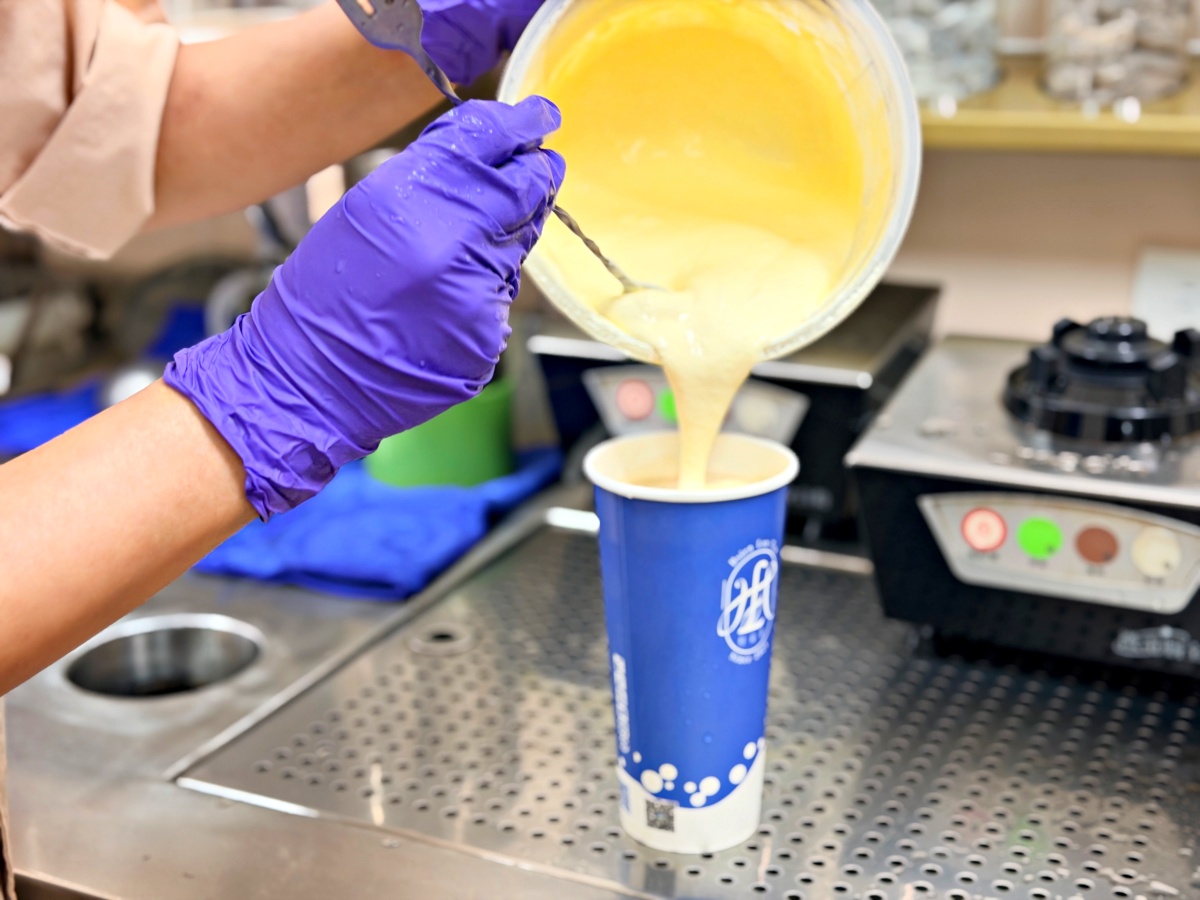 【台南新營】鮮嵐茶：全台南唯一！隱身巷弄的職人系手搖，冬季限定草莓與三喝焦燒布蕾的視覺饗宴