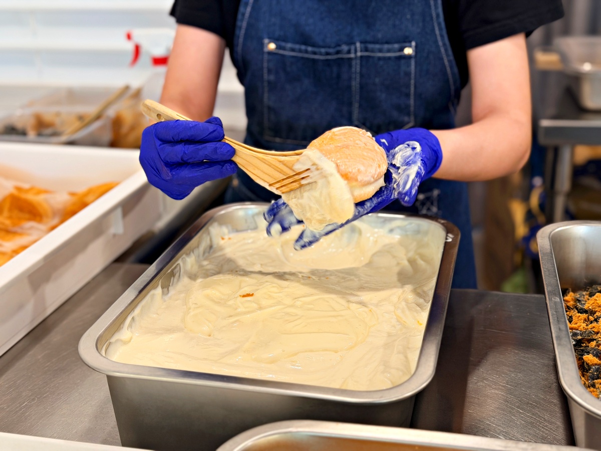 高雄美食必吃｜小豬貝貝肉鬆小貝測評：藏在爆漿特製奶醬裡的鹹甜誘惑，這四款口味絕對不踩雷！