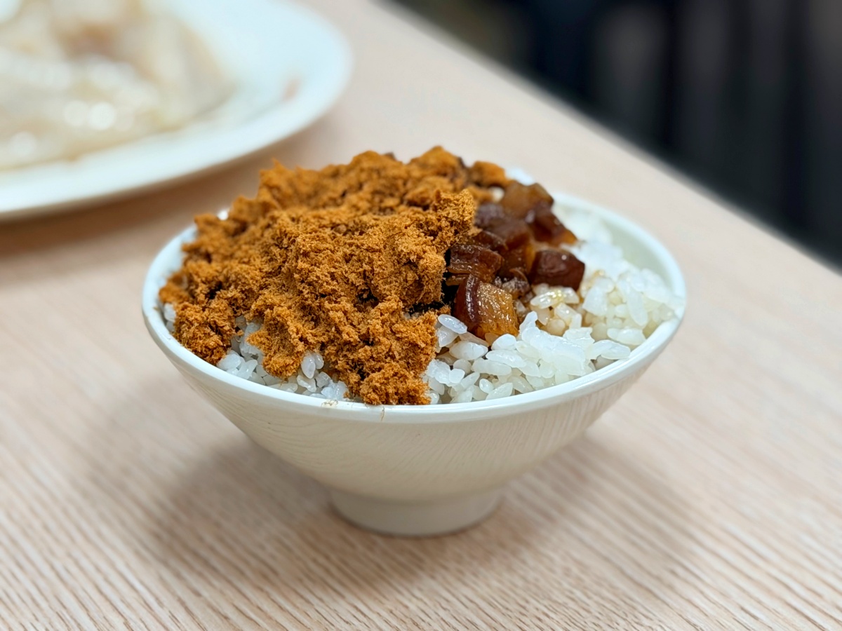 台南永康在地人激推！【拾麵拾光】隱身國華街巷弄的極簡美學，肉燥與麵食的極致靈魂