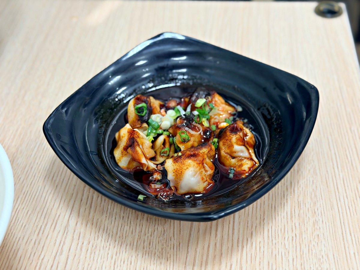 台南永康在地人激推！【拾麵拾光】隱身國華街巷弄的極簡美學，肉燥與麵食的極致靈魂