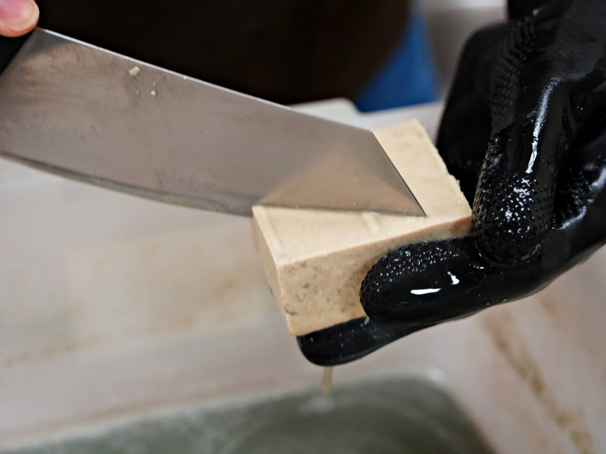 【台南永康】一派胡塩酵素臭豆腐：路過千萬別錯過！全台獨門「豆腸」與「極致酥脆」的深度味蕾開箱