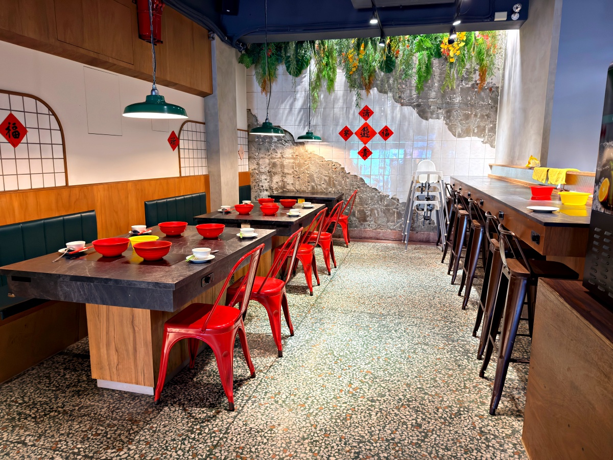 嘉義深度食記｜蔬盈市場火鍋：50+種有機鮮蔬與東石海鮮的極致交響，這場「海陸大戰」我選全贏！