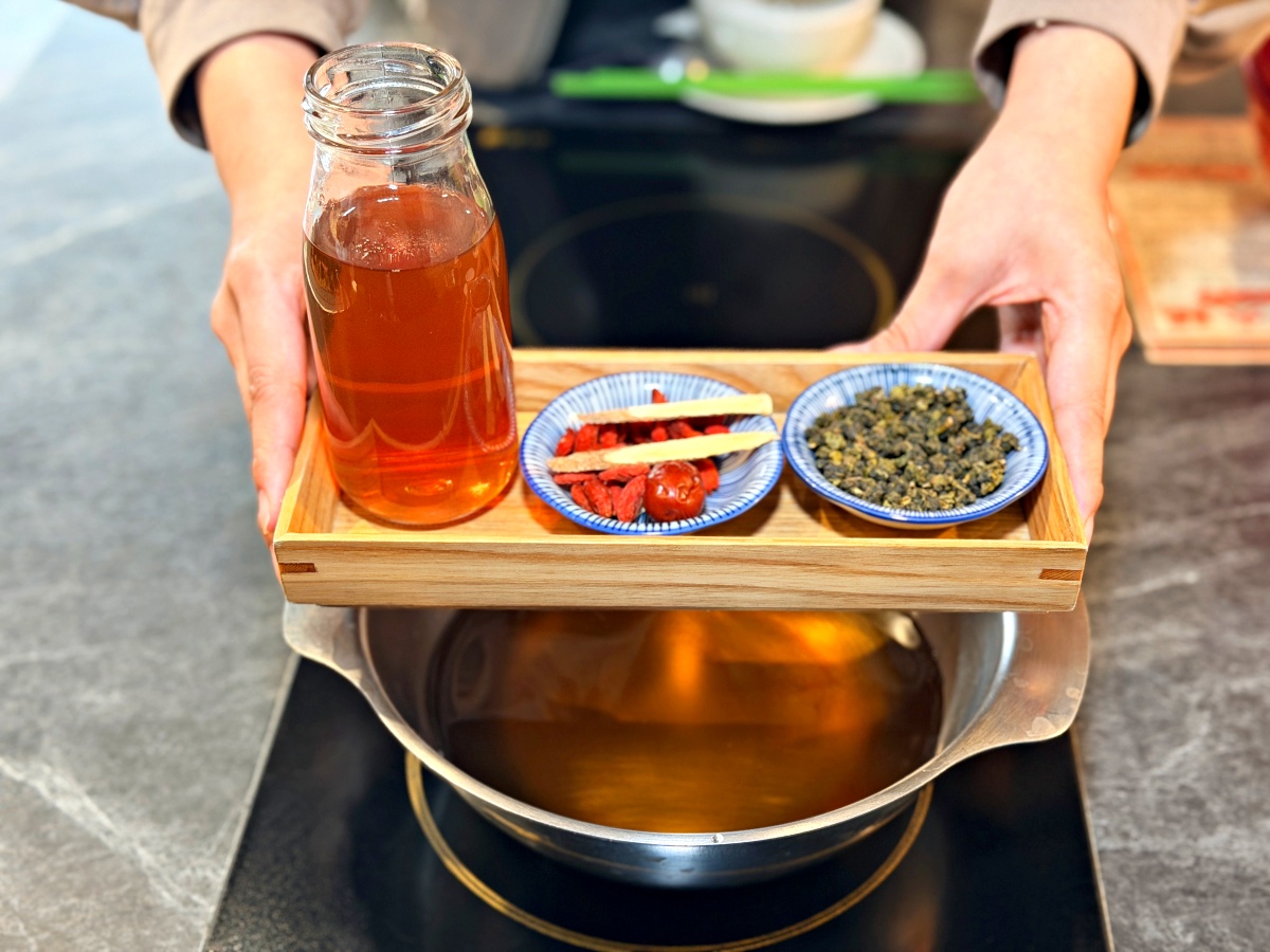 嘉義深度食記｜蔬盈市場火鍋：50+種有機鮮蔬與東石海鮮的極致交響，這場「海陸大戰」我選全贏！