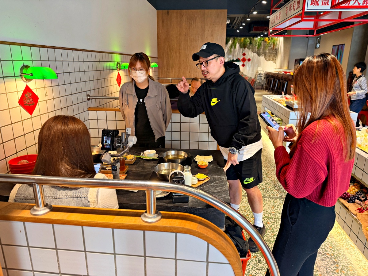 嘉義深度食記｜蔬盈市場火鍋：50+種有機鮮蔬與東石海鮮的極致交響，這場「海陸大戰」我選全贏！