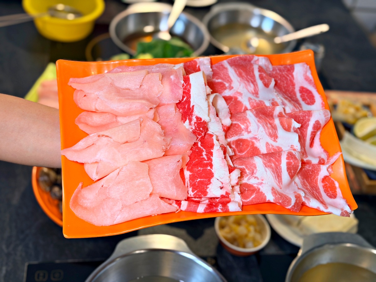 嘉義深度食記｜蔬盈市場火鍋：50+種有機鮮蔬與東石海鮮的極致交響，這場「海陸大戰」我選全贏！