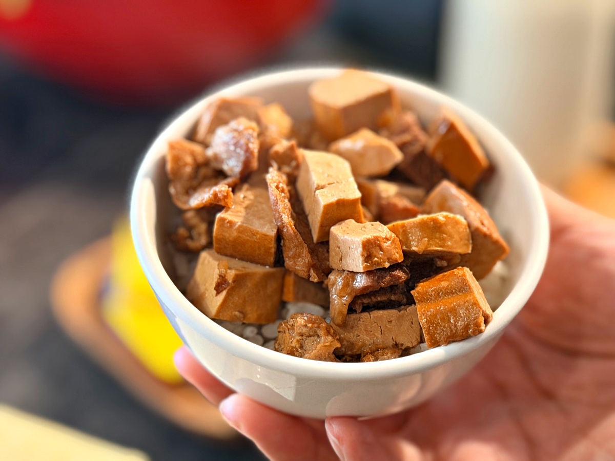 嘉義深度食記｜蔬盈市場火鍋：50+種有機鮮蔬與東石海鮮的極致交響，這場「海陸大戰」我選全贏！