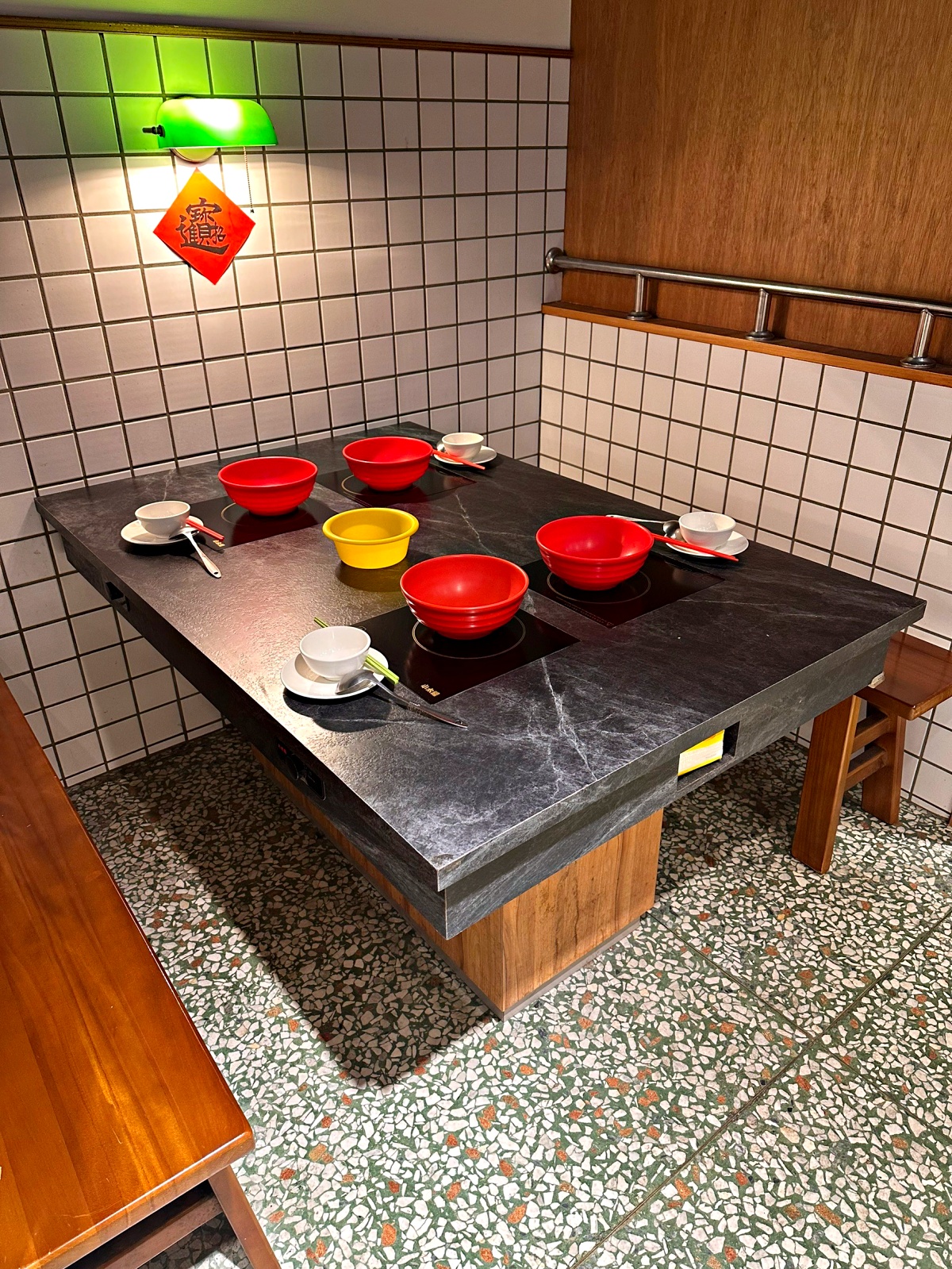 嘉義深度食記｜蔬盈市場火鍋：50+種有機鮮蔬與東石海鮮的極致交響，這場「海陸大戰」我選全贏！