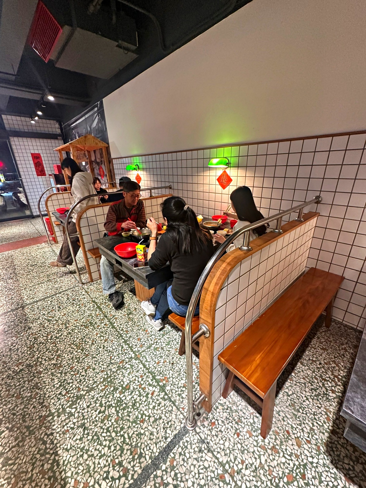 嘉義深度食記｜蔬盈市場火鍋：50+種有機鮮蔬與東石海鮮的極致交響，這場「海陸大戰」我選全贏！