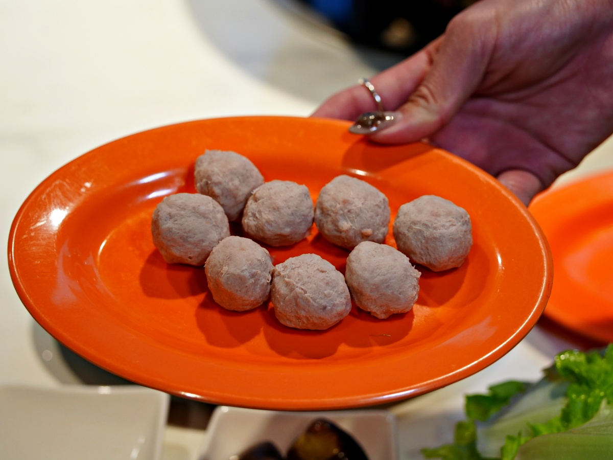 【高雄火鍋推薦】林家潮汕石頭火鍋:深度解析全台最強「顆粒感沙茶」,高雄老饕必點的手工溫體牛盛宴 18 【高雄火鍋推薦】林家潮汕石頭火鍋:深度解析全台最強「顆粒感沙茶」,高雄老饕必點的手工溫體牛盛宴