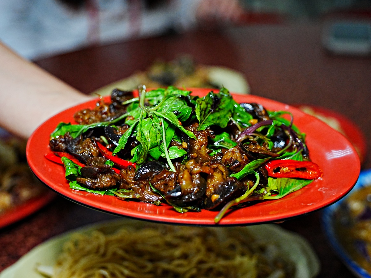 玉井美食不只有芒果！在地人私藏「鼎立熱炒」鍋氣十足、超高 CP 值熱炒大公開