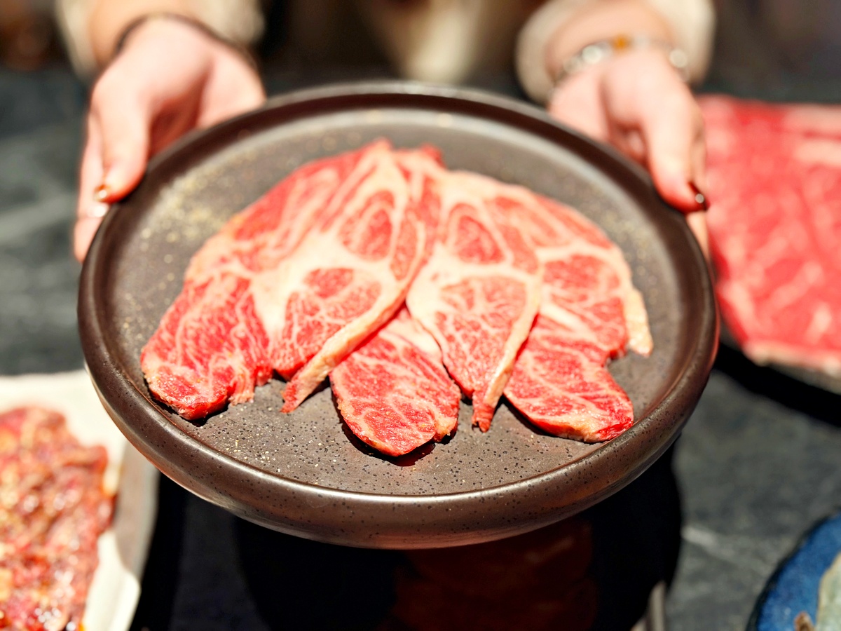 岡山美食新標竿：延香炭食——當飯店級奢華自助吧遇上頂級炭火燒肉