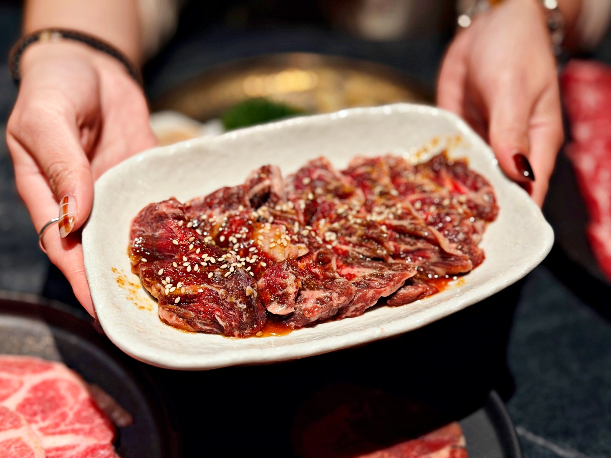 岡山美食新標竿：延香炭食——當飯店級奢華自助吧遇上頂級炭火燒肉