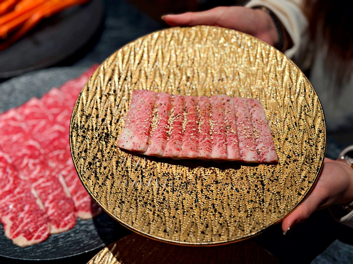 岡山美食新標竿：延香炭食——當飯店級奢華自助吧遇上頂級炭火燒肉