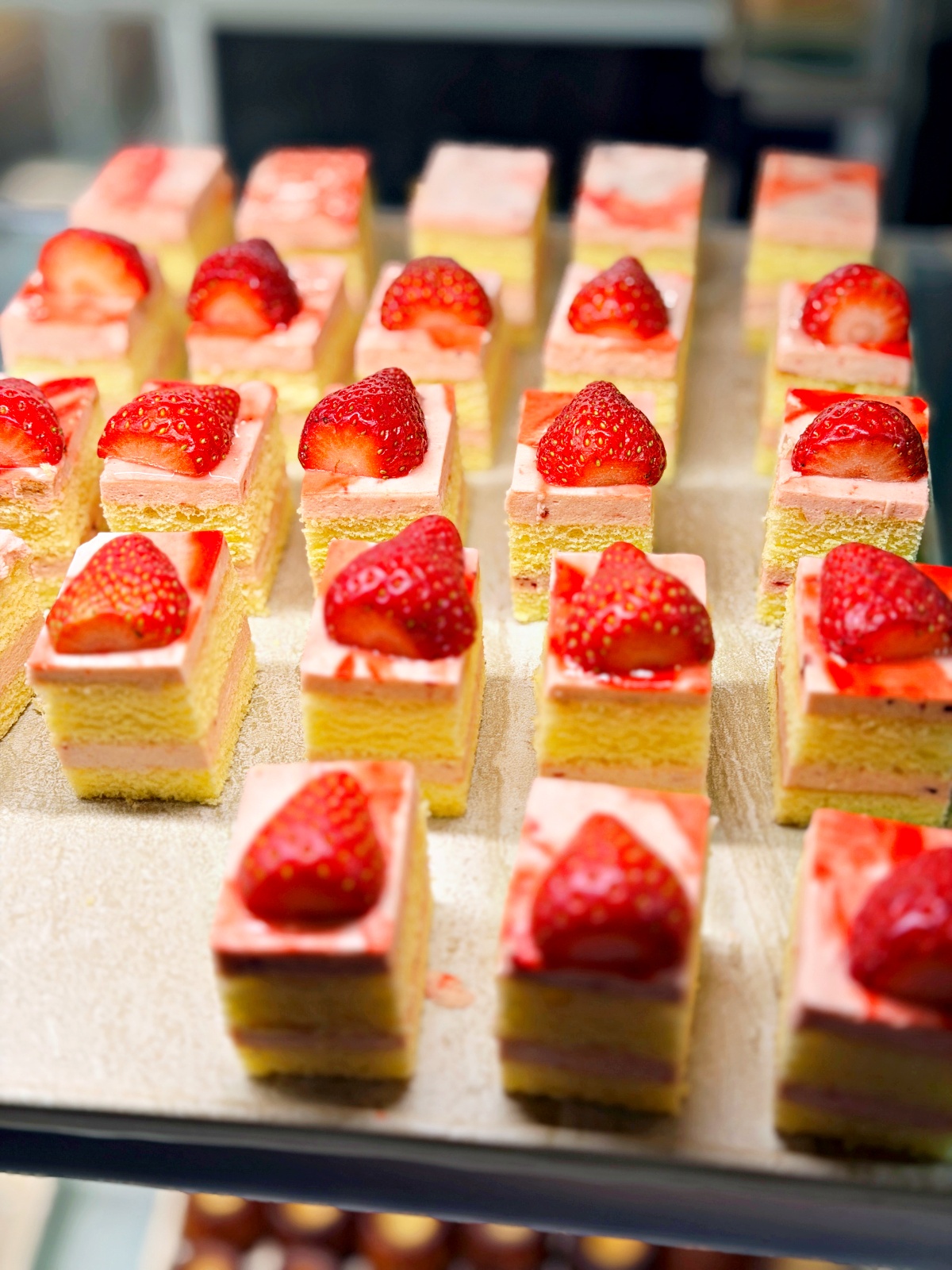 岡山美食新標竿：延香炭食——當飯店級奢華自助吧遇上頂級炭火燒肉