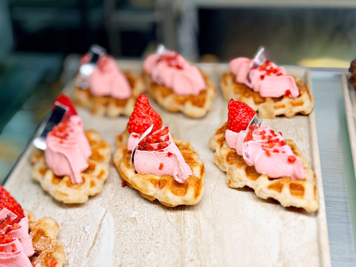 岡山美食新標竿：延香炭食——當飯店級奢華自助吧遇上頂級炭火燒肉