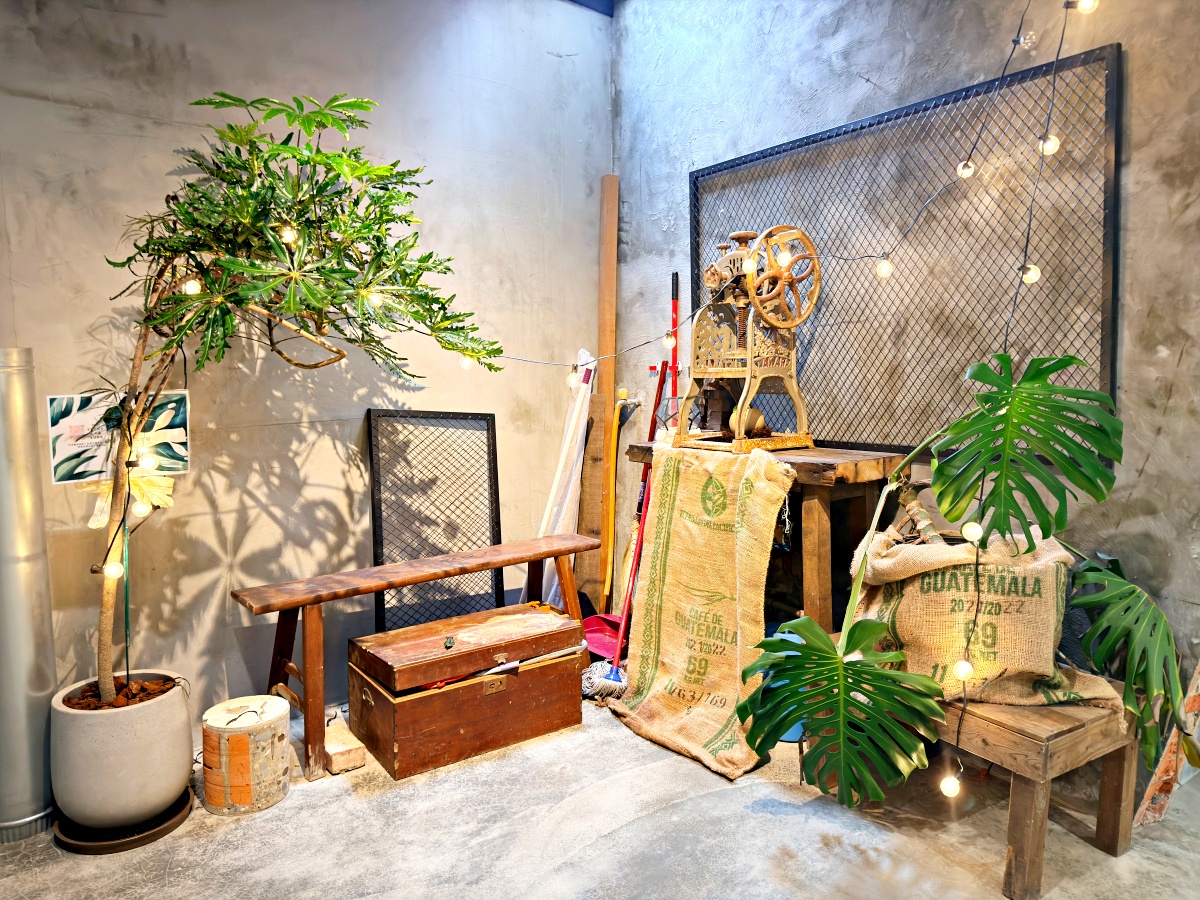 台南佳里美食地標：【白木所在】深度探店！南洋叻沙與恐龍蛋雪花冰的味覺大冒險，2026 必訪隱藏版全攻略 🍜🧊