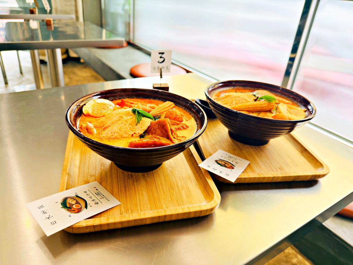 台南佳里美食地標：【白木所在】深度探店！南洋叻沙與恐龍蛋雪花冰的味覺大冒險，2026 必訪隱藏版全攻略 🍜🧊