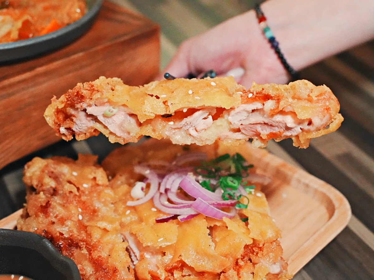 【高雄美食】駁二特區的黑金傳奇:食鍋者「正宗肉骨茶」深度解析,尋找南洋料理的最強靈魂 6 【高雄美食】駁二特區的黑金傳奇:食鍋者「正宗肉骨茶」深度解析,尋找南洋料理的最強靈魂