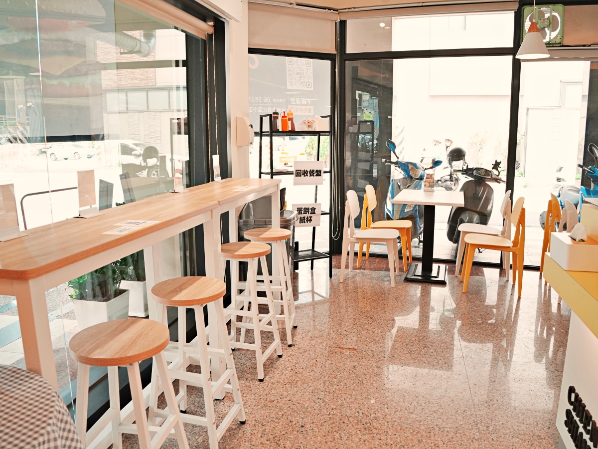 【台南美食】千香漢堡善化中正店：在地飄香30年的傳奇麥香雞！善化早餐與早午餐的頂級選擇，全系列開箱評測