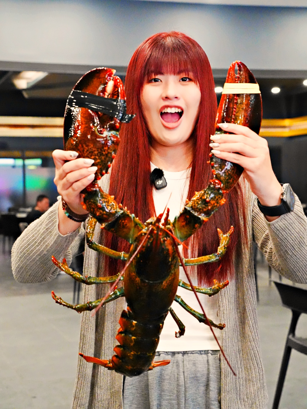 釣蝦界的天花板：【金球獎活海鮮】深度評測——台南最強「釣龍蝦」體驗與波士頓龍蝦麻辣鍋全紀錄