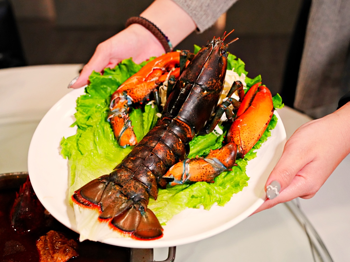 釣蝦界的天花板：【金球獎活海鮮】深度評測——台南最強「釣龍蝦」體驗與波士頓龍蝦麻辣鍋全紀錄