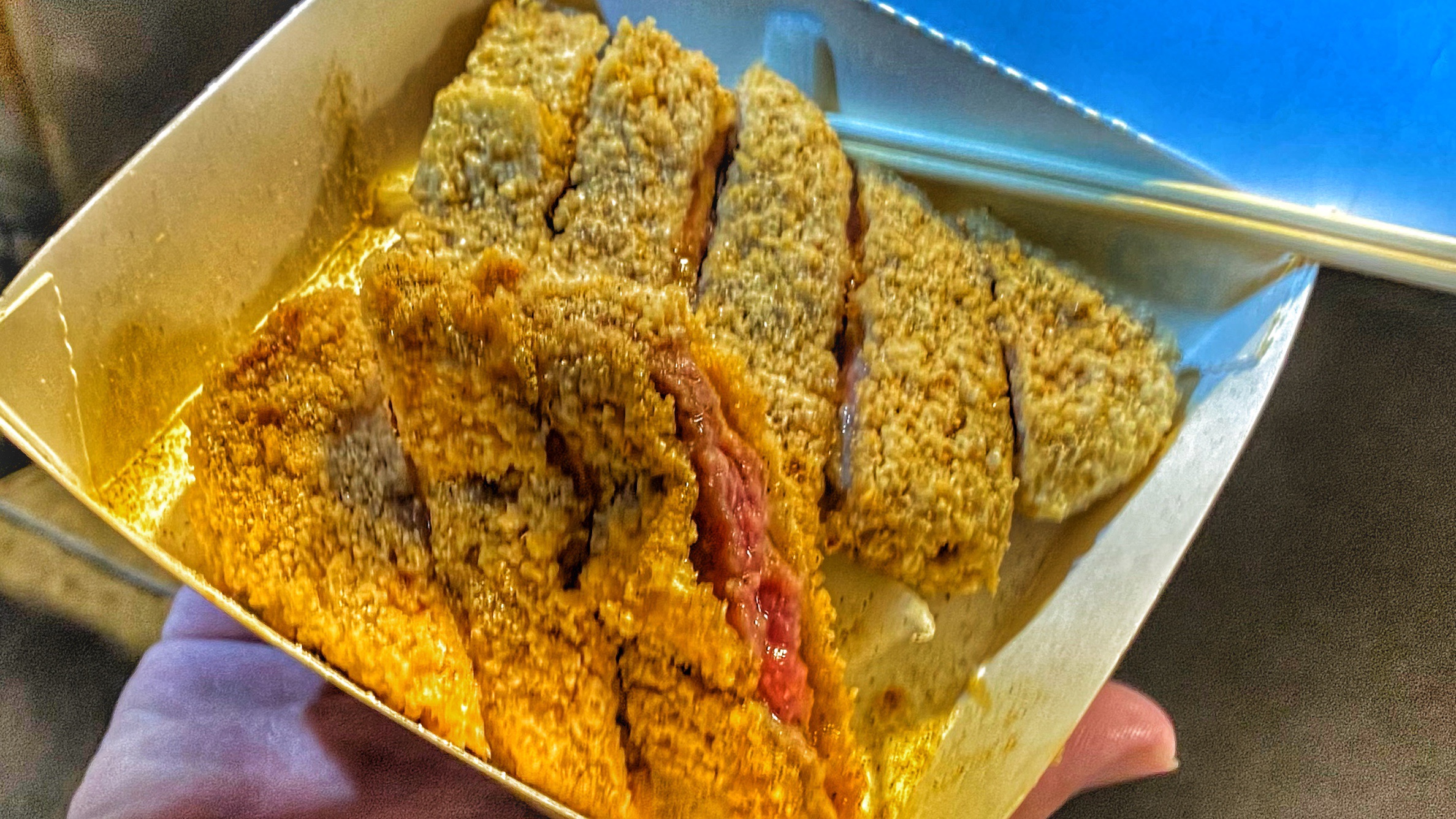 炸雞排炸豬排，那有聽過炸牛排嗎?｜大東夜市炸牛排專賣店｜種類不斷更新｜真正的外酥內嫩口感｜