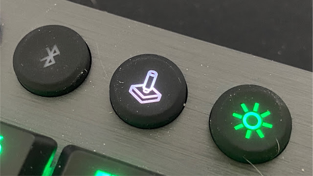 羅技G系列電競產品|更輕、更薄、更厲害|更先進的機械按鍵軸|1680萬色的RGB燈光|可自由隨意自訂的燈色效果|切換設備快速無負擔|超頂級電競機械式鍵盤介紹| 10 羅技G系列電競產品|更輕、更薄、更厲害|更先進的機械按鍵軸|1680萬色的RGB燈光|可自由隨意自訂的燈色效果|切換設備快速無負擔|超頂級電競機械式鍵盤介紹|