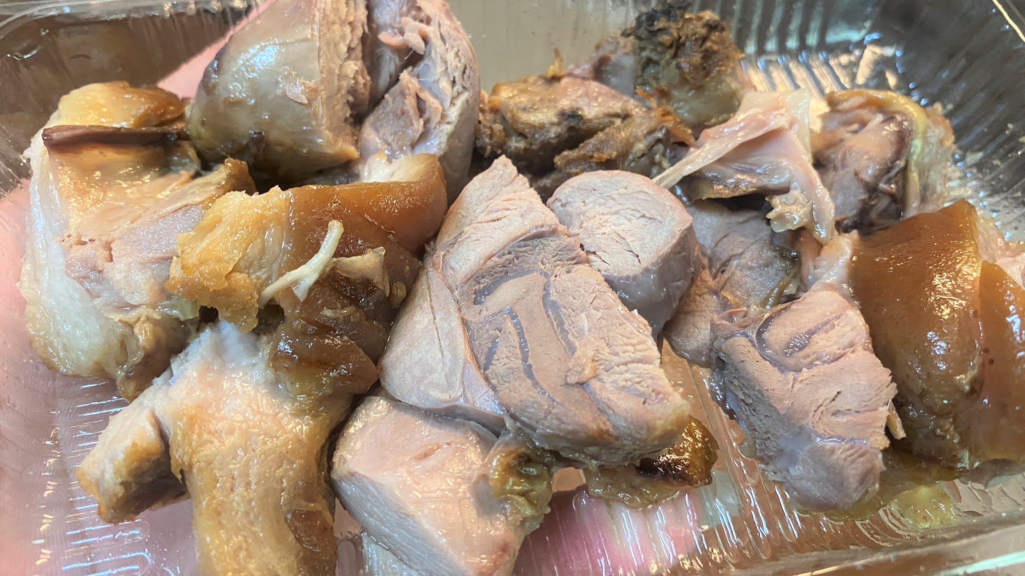 台南虎哥豬腳食堂｜大塊厚實肉質美味｜不加醬料也非常美味｜平價高CP美食食堂