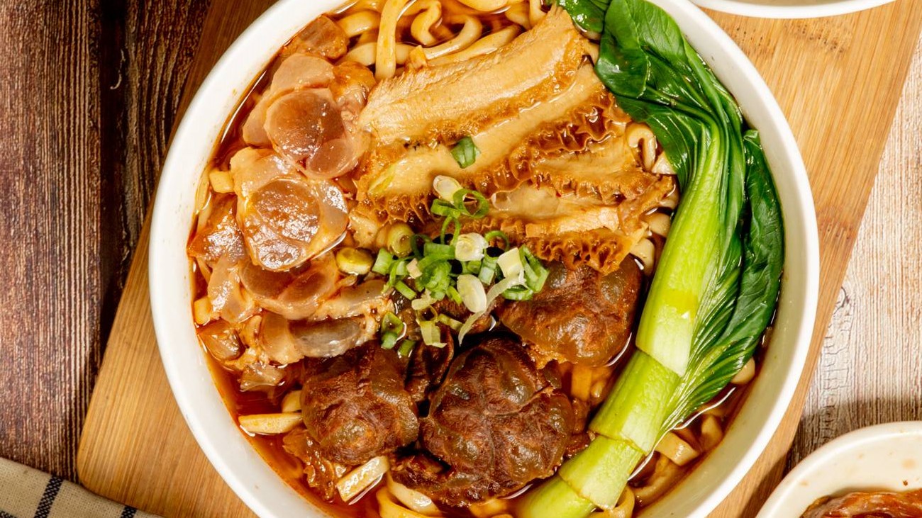 台南北區清代牛肉麵|附有三種牛部位的清代犇麵|又香又營養的牛肉麵| 1 台南北區清代牛肉麵|附有三種牛部位的清代犇麵|又香又營養的牛肉麵|