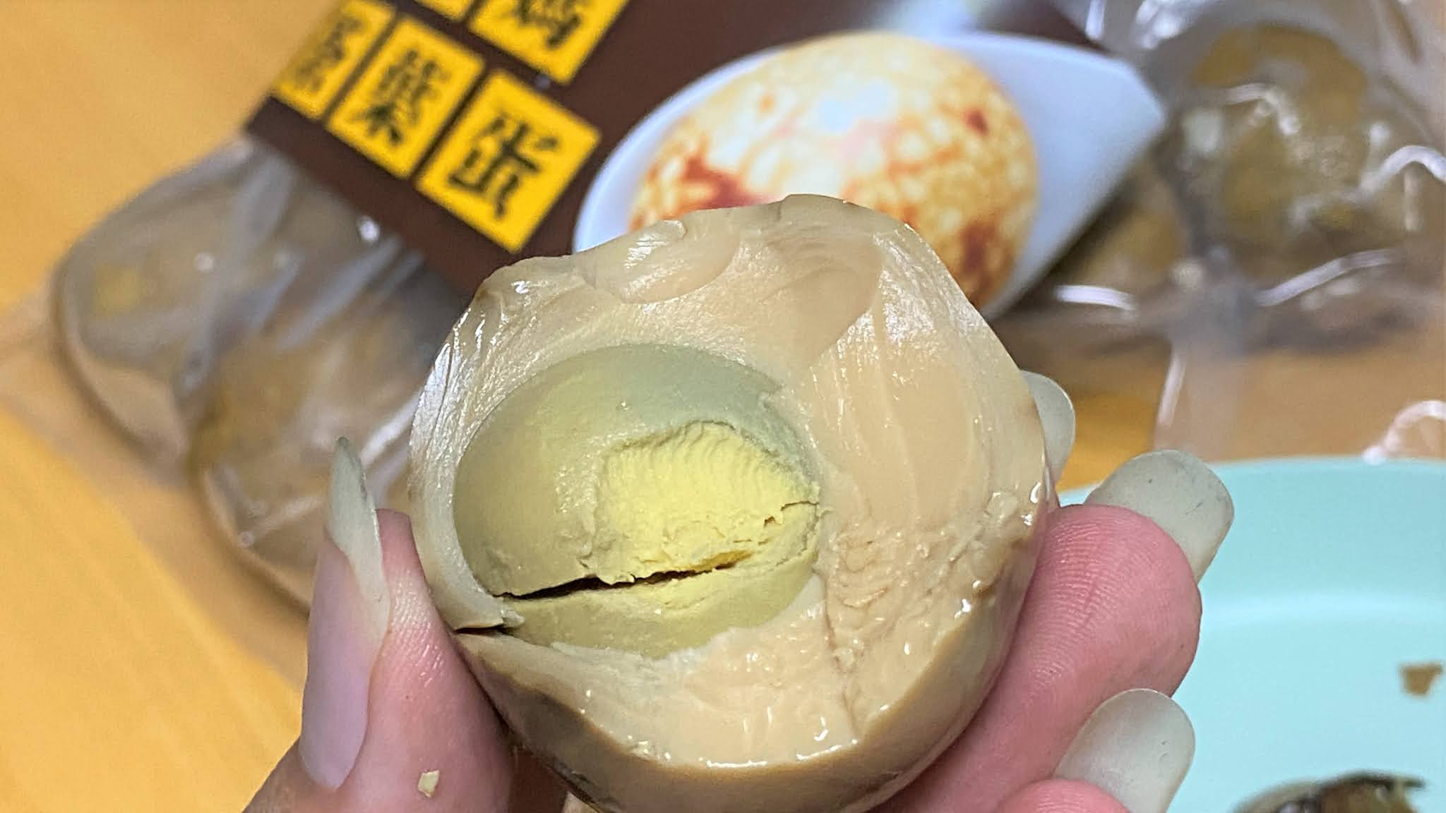 多種藥材及紅茶悶煮成的台中特色茶葉蛋|清香爽口的濠爽冷泡茶|特殊專利讓你不會喝到茶渣|也有茶葉可以選購回去泡茶| 10 多種藥材及紅茶悶煮成的台中特色茶葉蛋|清香爽口的濠爽冷泡茶|特殊專利讓你不會喝到茶渣|也有茶葉可以選購回去泡茶|