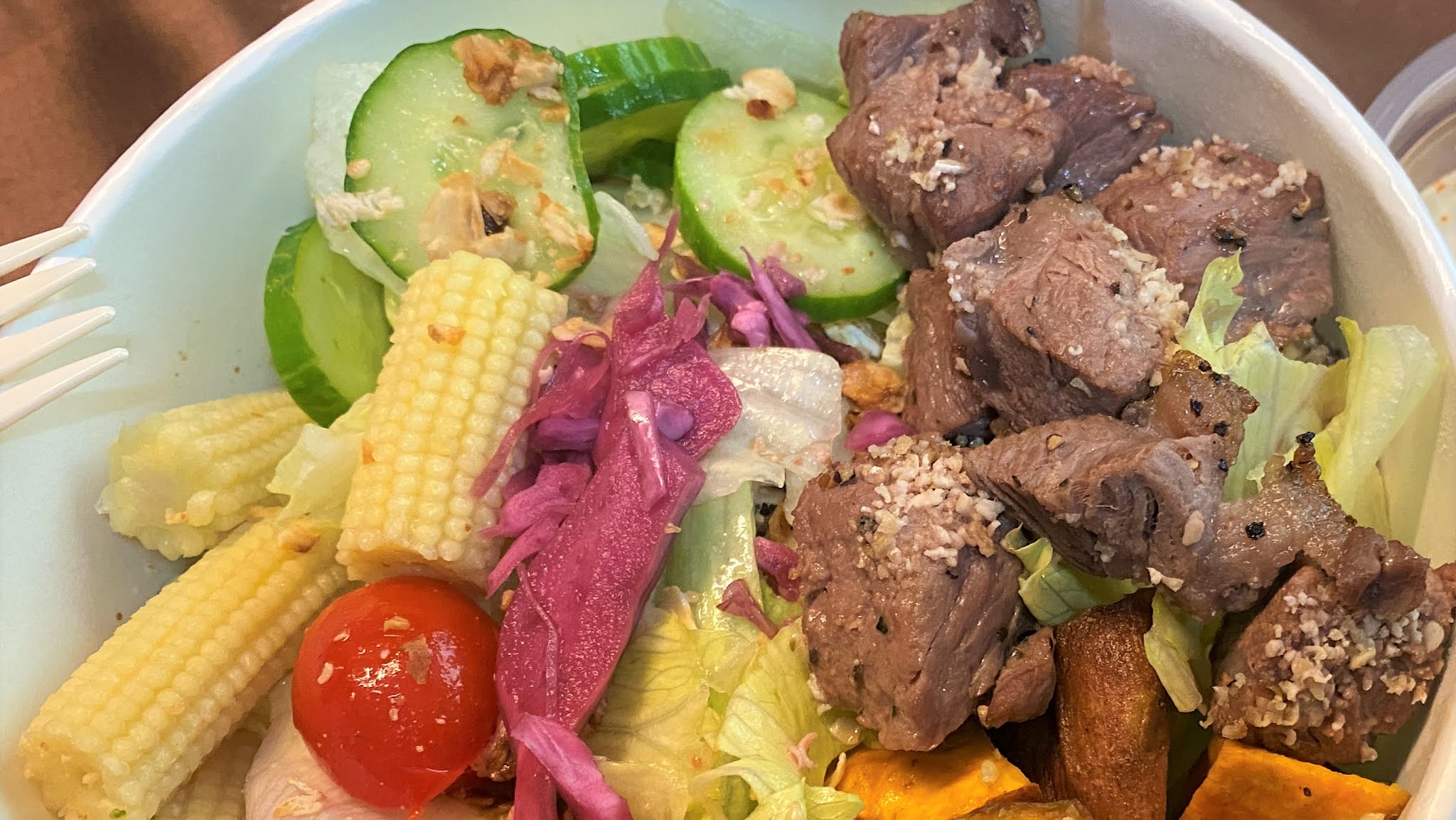 台南安平燕麥吧|燕麥主題健康輕食店|嫩肩骰子牛肉鮮蔬沙拉|好吃又兼康的燕麥餐| 1 台南安平燕麥吧|燕麥主題健康輕食店|嫩肩骰子牛肉鮮蔬沙拉|好吃又兼康的燕麥餐|